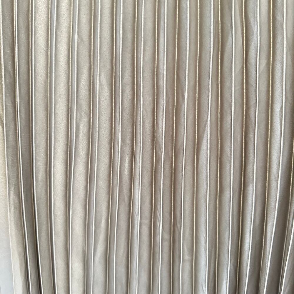 NWT Silver Tone Pleated Party Skirt, Size M - Picture 5 of 7